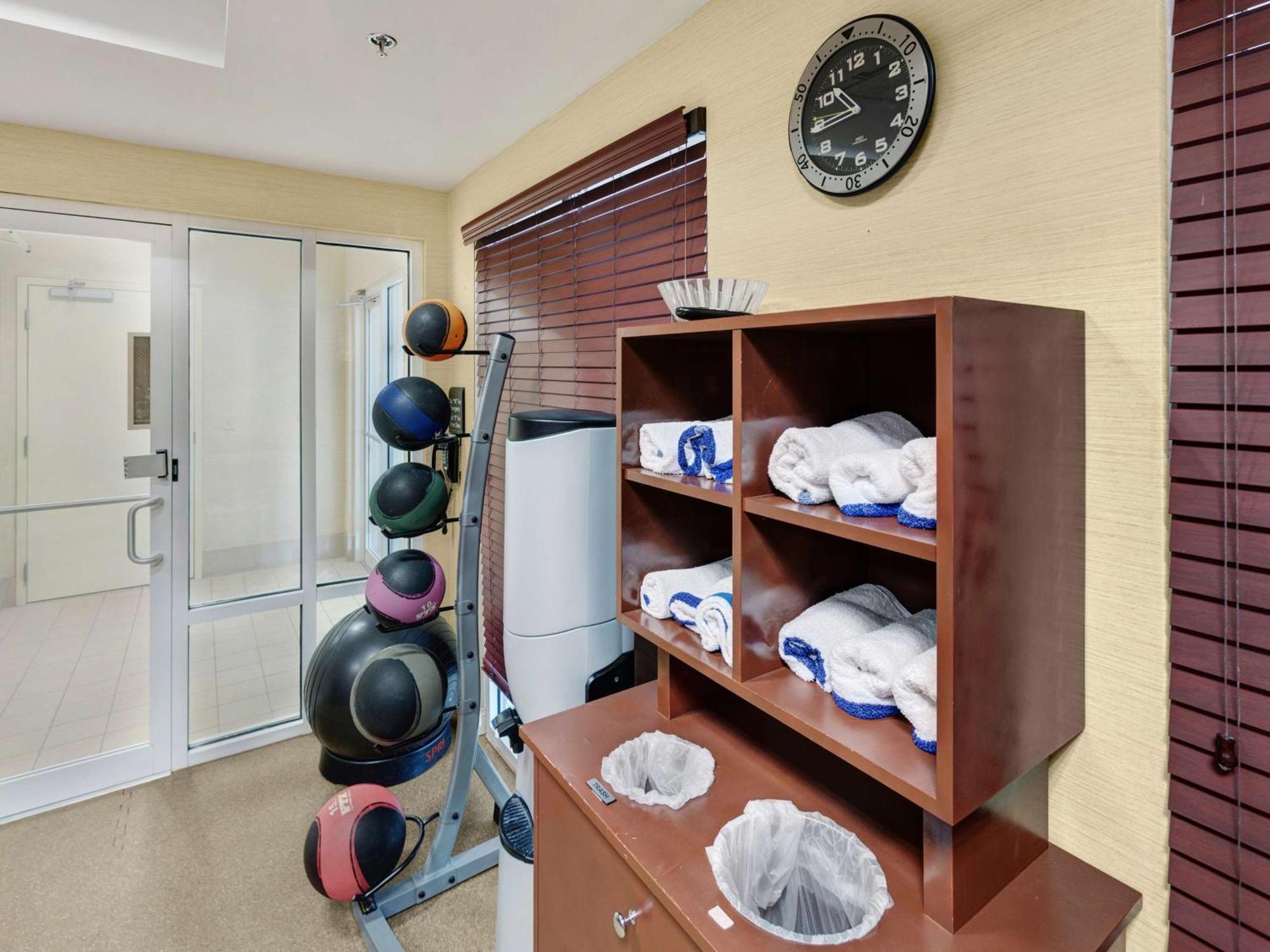 Hilton Garden North Quail Springs Hotel 3*