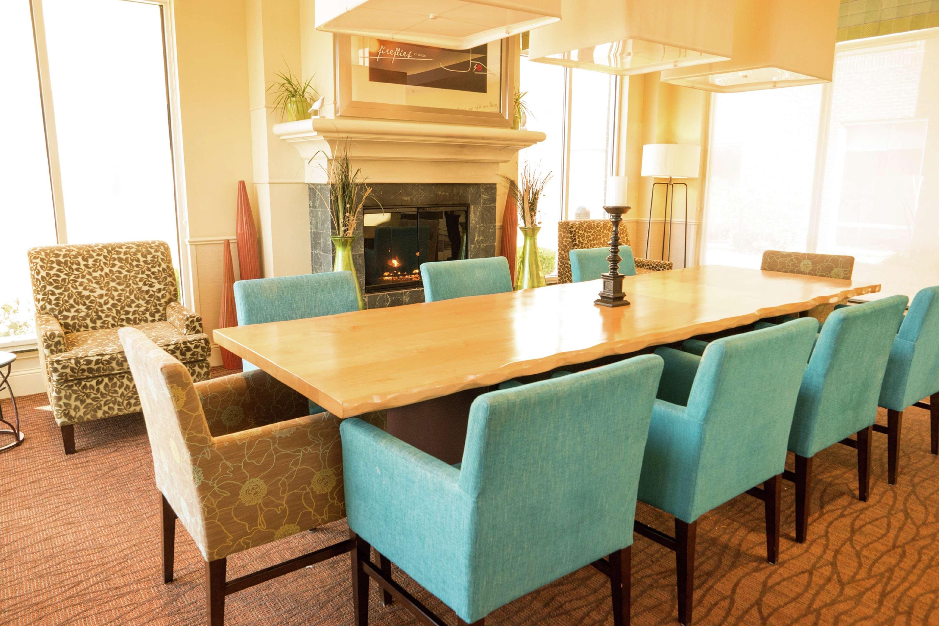 Hilton Garden North Quail Springs 3*