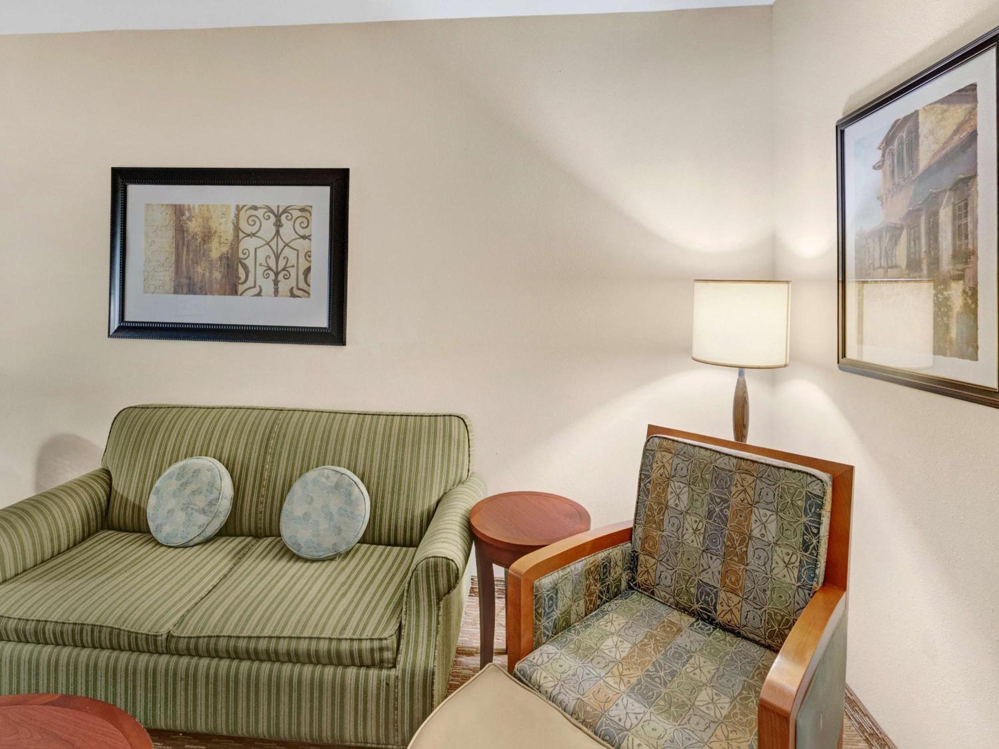 Hilton Garden North Quail Springs Hotel