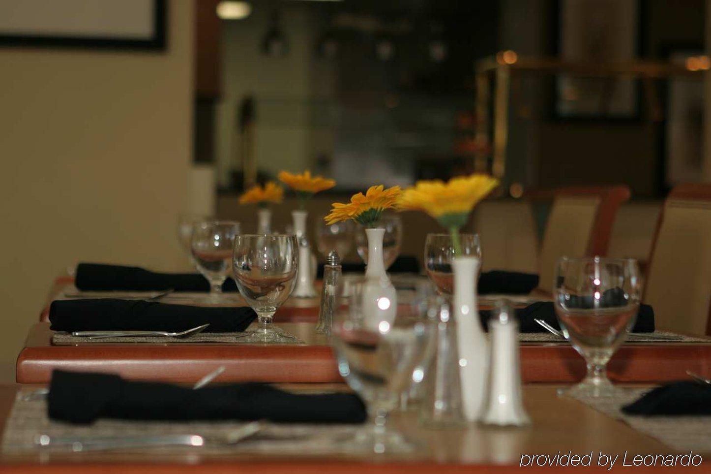 Hilton Garden North Quail Springs 3*